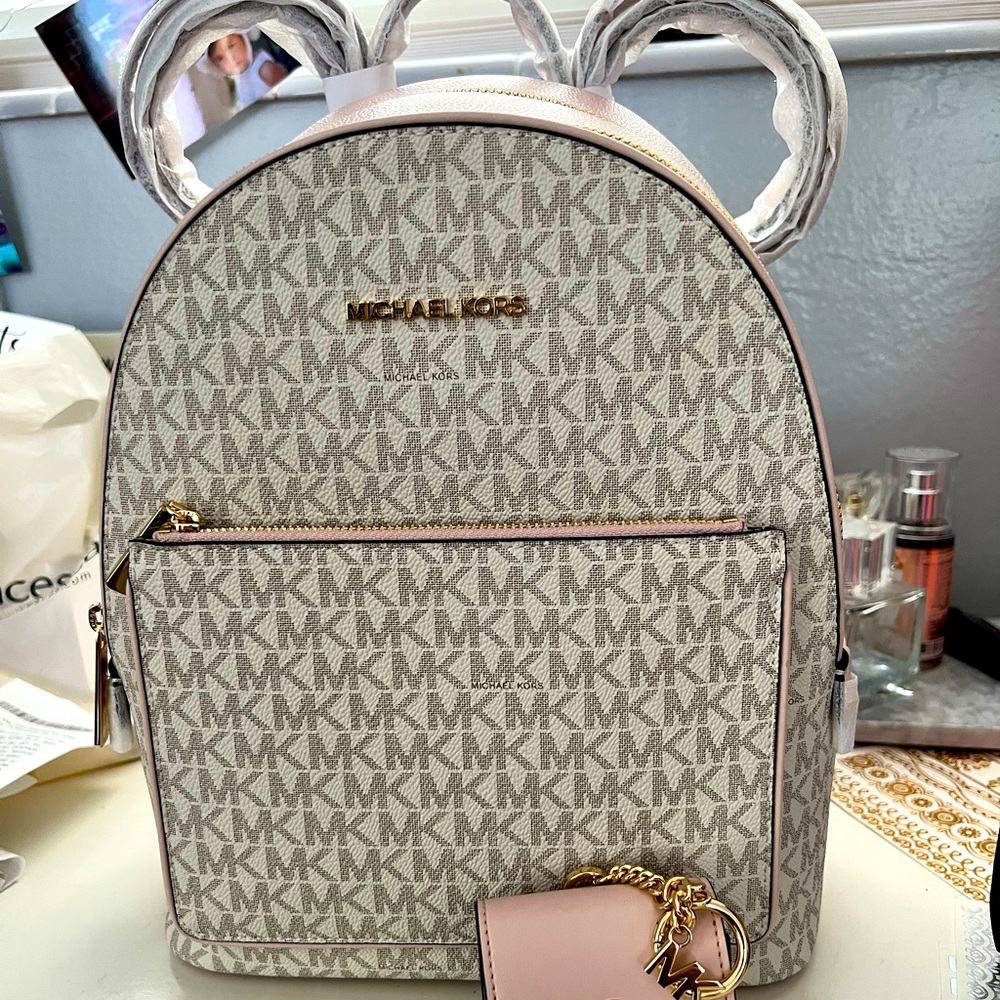 MICHAEL KORS BACKPACK & AIRPOD CASE